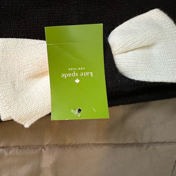 Kate Spade Black w/ Bow Beanie - Picture 6 of 6